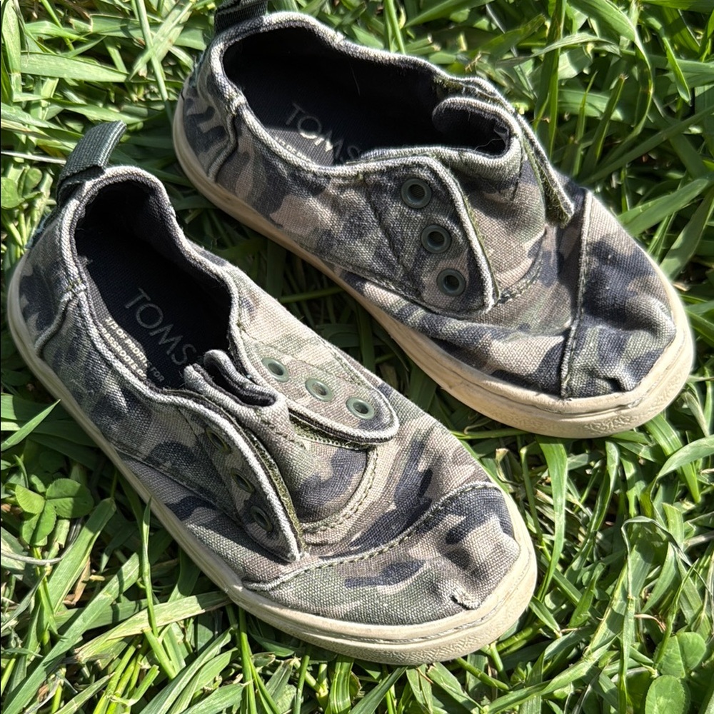 Toms Green Sneakers Comfortable Slip-On Shoes
